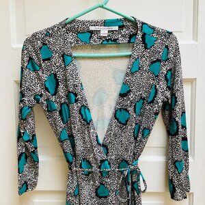 Diane von Furstenberg 100% Silk Wrap Dress | Size 6 | 90s Geometric Print
